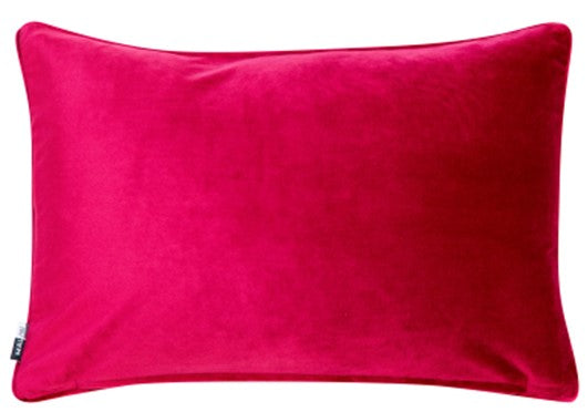 MATT POLY VELVET W. PIPING 30 X 45

Size: 30 X 45 cm